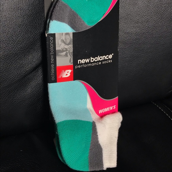 Women’s New Balance Performance Socks - 2 Pair - Picture 2 of 3